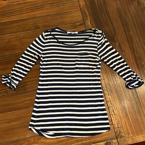 Ladies Lightweight 3/4 length shirt - sz small